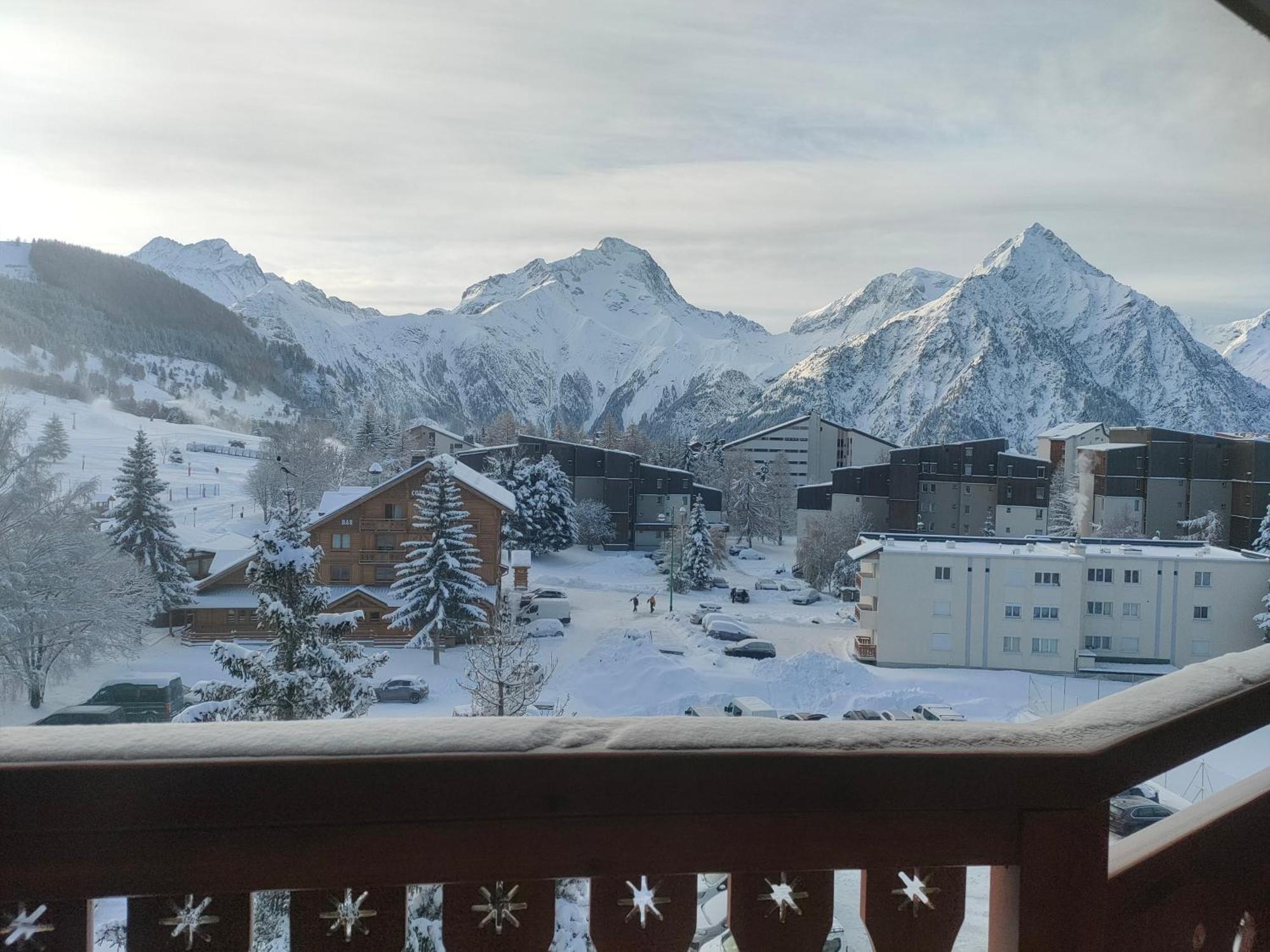 Résidence Plein Sud: Ski-in/Ski-out with Mountain Views Les Deux Alpes Exterior photo